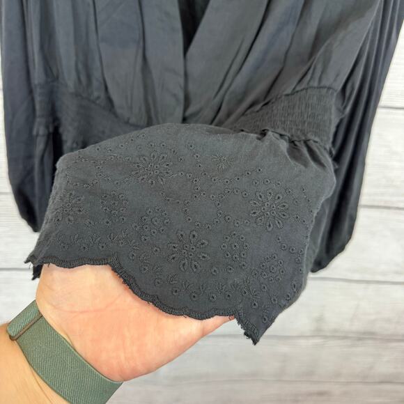 Old Navy Plus Size Black Eyelet Plunge Waisted Blouse Size 3X - Picture 7 of 9